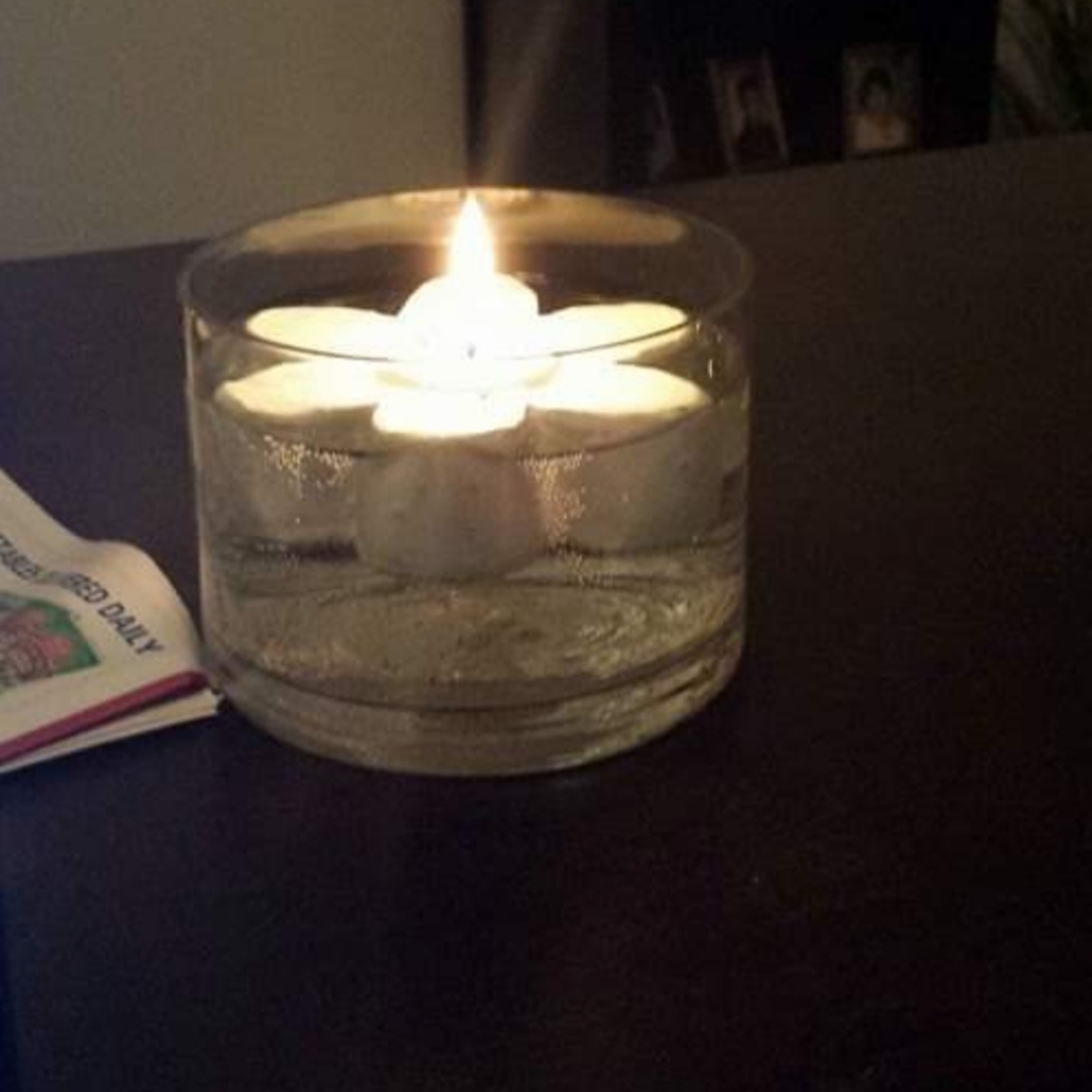 Floating Candles, Set Of 9 Various Flower Shaped Floating Candles. New